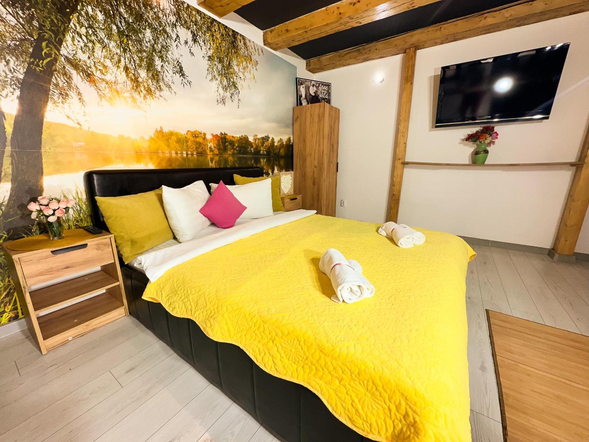 Venus Central Lux Studio Craiova Exterior foto